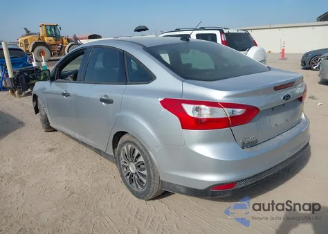 2012 Ford Focus S from USA, damaged, VIN 1FAHP3E2XCL415166